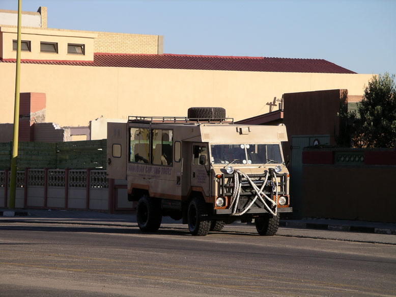un land rover chato